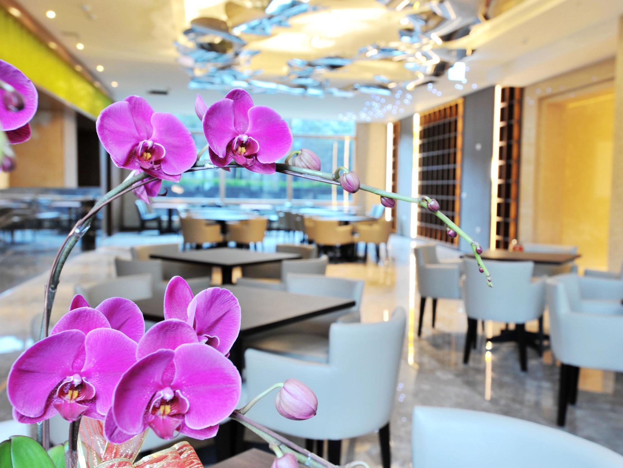 Hiyeshotel勤天商旅-花蓮館 Hualien Exterior foto