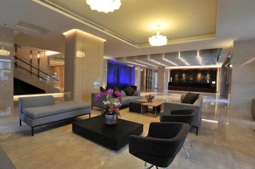 Hiyeshotel勤天商旅-花蓮館 Hualien Exterior foto